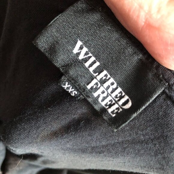 Aritzia Wilfred Free Graphic Tank Top - Picture 2 of 5